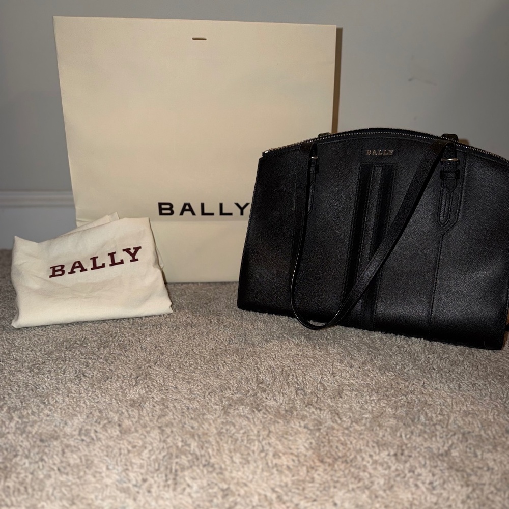 REDUCED PRICE 🔥 Bally Black Shoulder Bag